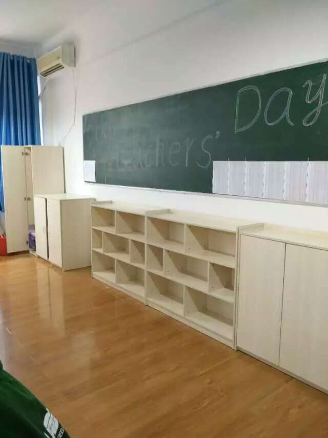 讲桌讲台